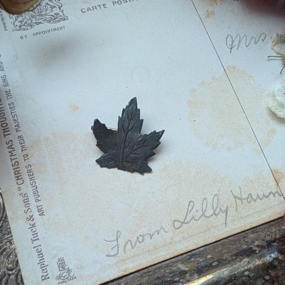 Vintage Small Leaf Brooch Stamped Sterling - Picture 8 of 8